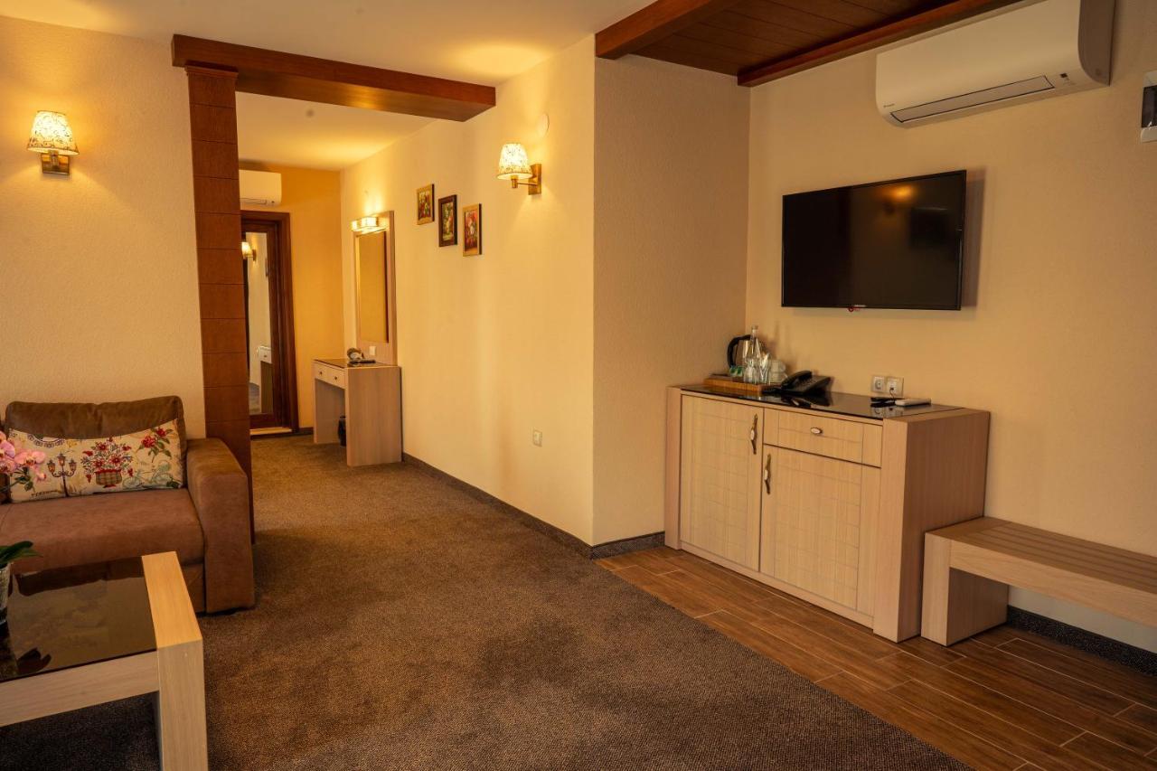 Boutique Hotel Provence Бутик Хотел Прованс Petritj Exteriör bild